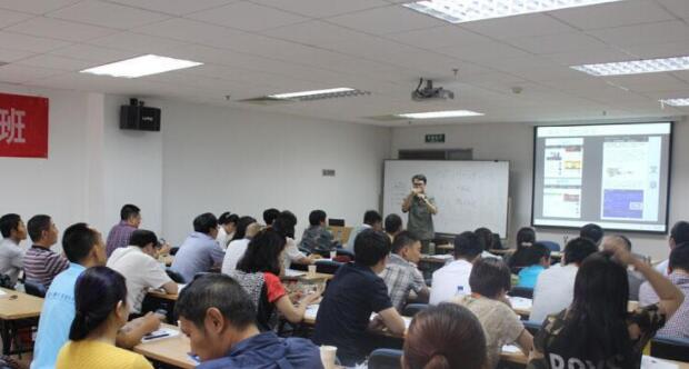 李方玉老师上课照片
